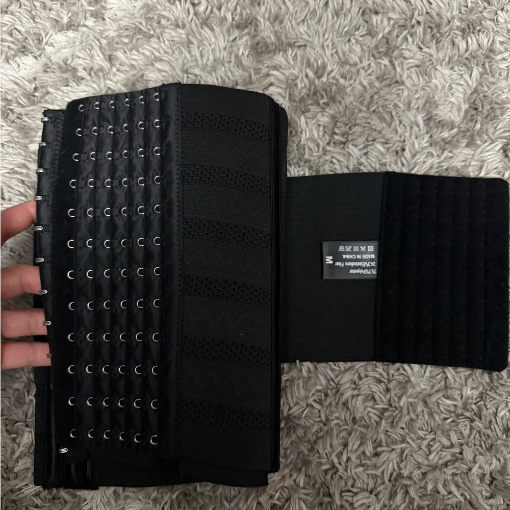 Women’s Medium Black Corset/Waist Trainer